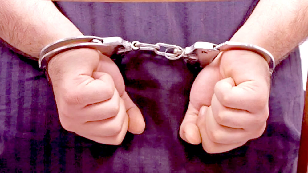 Chhattisgarh: 22 Naxalites arrested along with explosives.